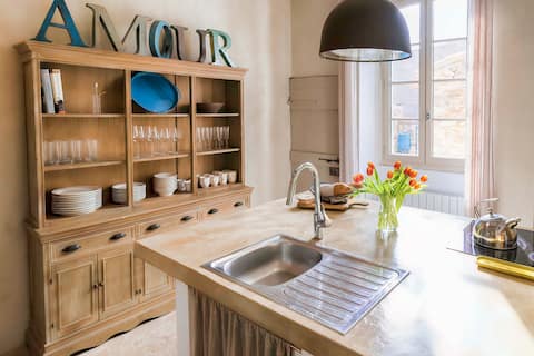 Stylish Village Home - Roof terrace & Wine Cellar