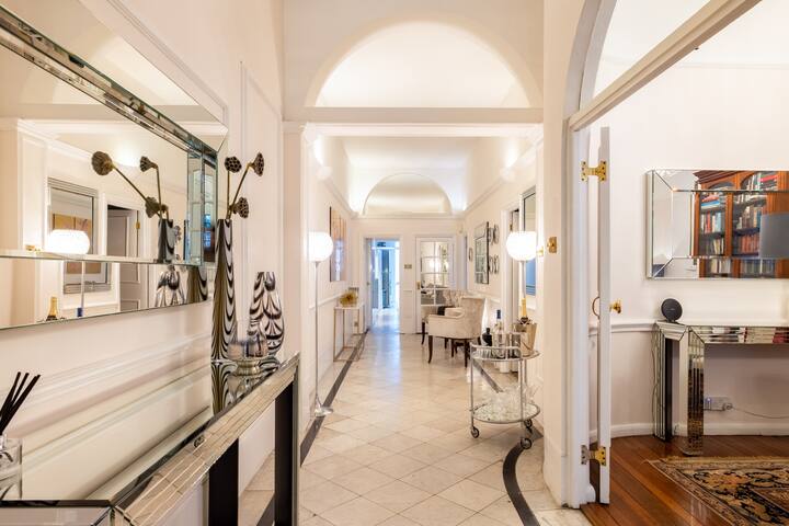 Wander in Kensington Gardens from a Period Home gallery image 2