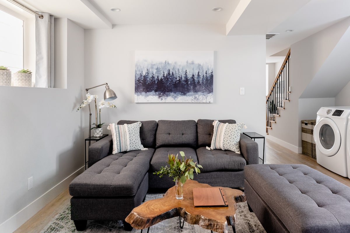 Cozy Remodeled Suite in Oceanview With Parking