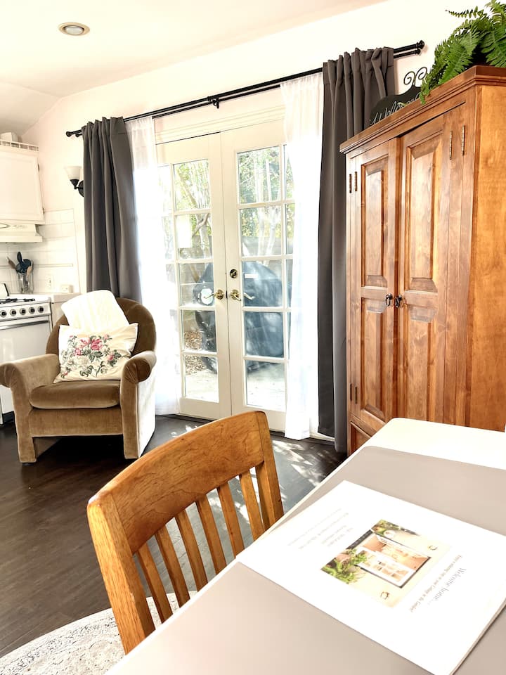 Private Cottage Near Disney, Chapman U And Orange Plaza - Anaheim, CA