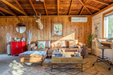 Tour Topanga State Park from a Cozy Mountain Home