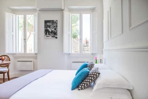 Top performing Airbnb: Bedandview Suite with a view Florence centre. in Firenze