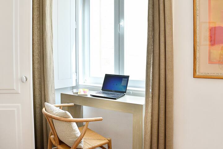 Bright and spacious apt on the city centre gallery image 4