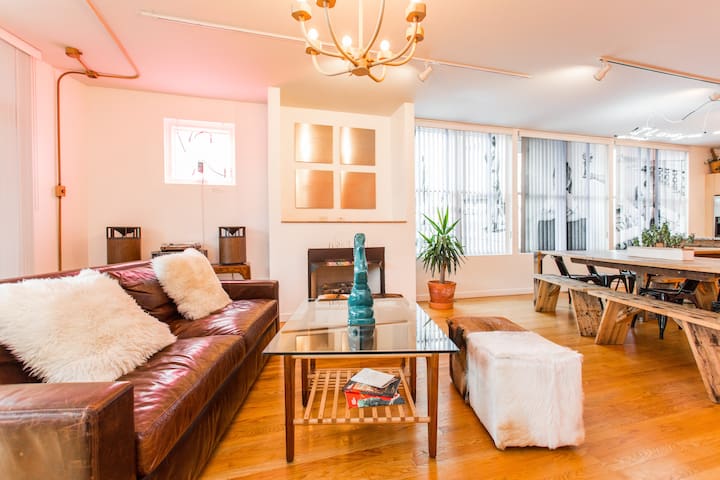 The Craftsman Gallery at OHC – No Cleaning Fee!