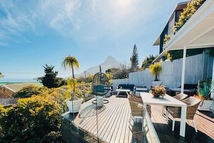 Stunning Ocean Views from Camps Bay Retreat