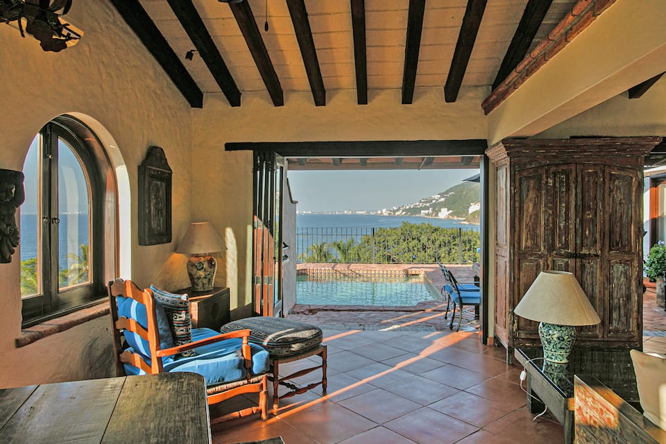 A historic villa above the Bay of Banderas, Puerto Vallarta, Jalisco, Mexico, photo 4 of 10