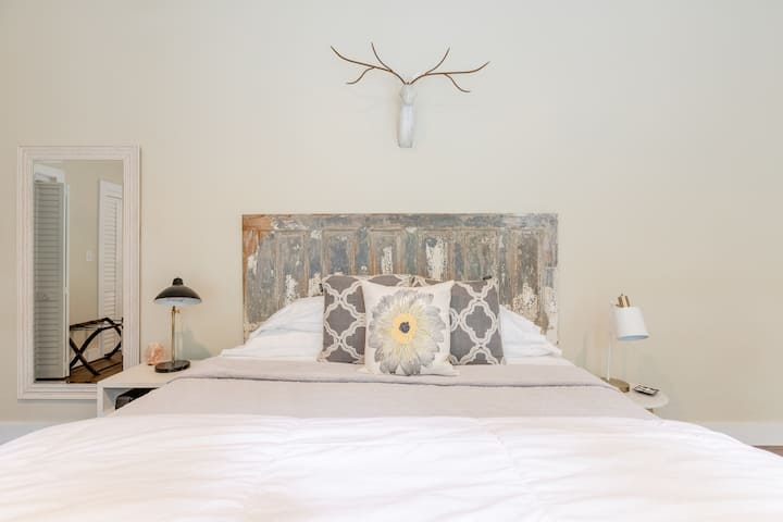 Letto king-size e molto comodo