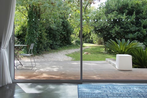 Successful Airbnb property: Quiet villa in a green oasis in Marseille 11e Arrondissement