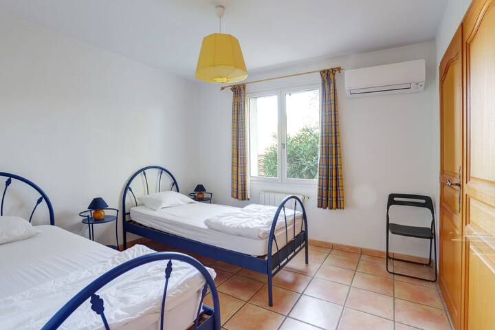 habitación 2 camas individuales planta baja