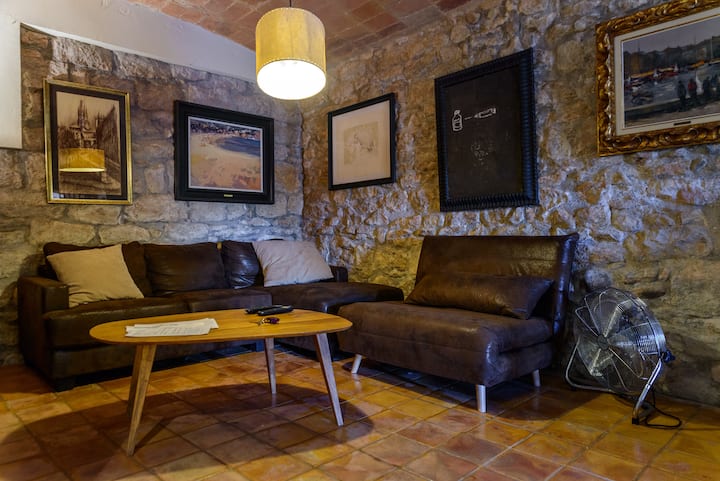 Casa Con Jardín En El Casco Antiguo - Girona