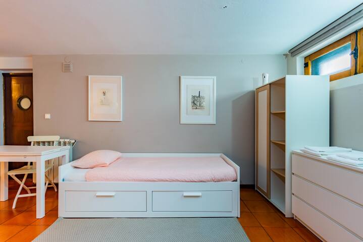 3-Storey House in the Heart of Foz do Douro gallery image 4