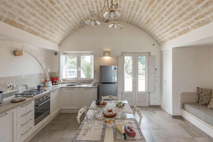 Villa Sud-Est between Cisternino and Ostuni gallery image 2