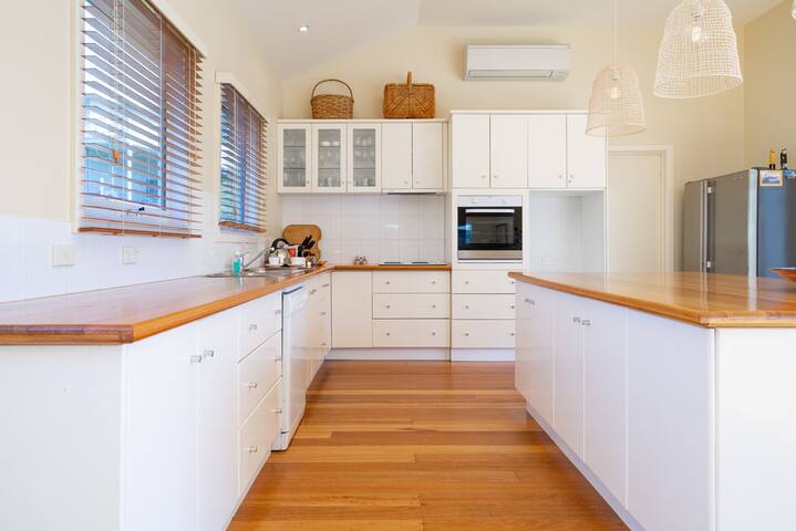 Sorrento Overboard gallery image 4