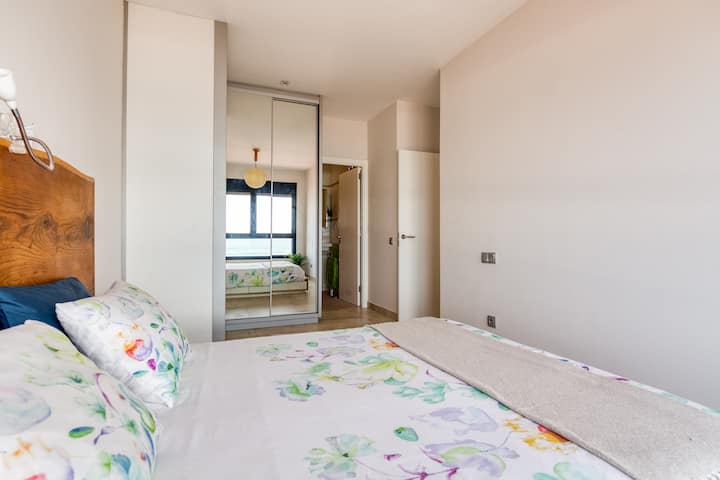 Dormitorio principal con baño en suite