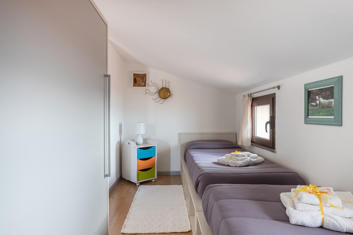 cambretta ，在阁楼里，可欣赏海景