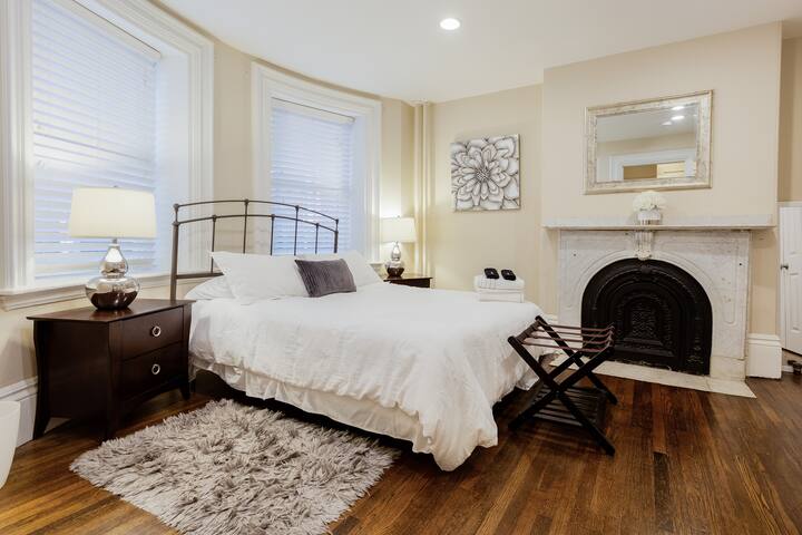 Victorian Charm, Modern Style w/Private Entrance