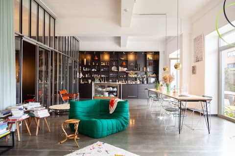 Luminous,  artistic  design loft with garden