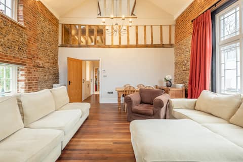 Popular Airbnb listing: The Coach House, Little Abington. in South Cambridgeshire