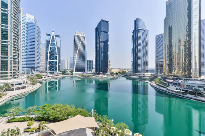 Large Luxury Condo by Metro with free Pool & Gym!