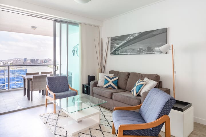 S&P Apartments – 2BR river view & balcony in CBD