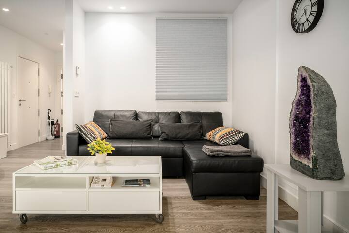 Zurriola Beach Atic gallery image 4