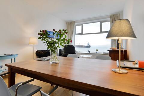 City-Centre apartment with Sea-view