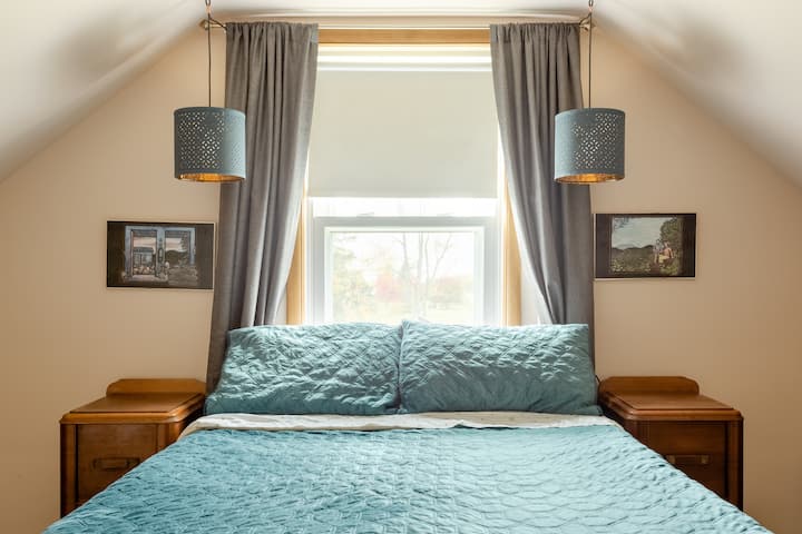 Private 2BR Suite on Small Farm, 10 minutes to DTW