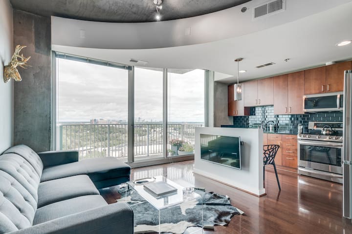 Highrise Airbnb Atlanta