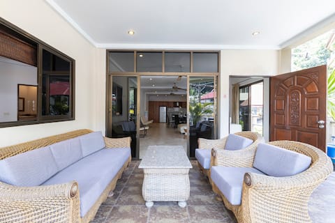 3 bedroom, 2 bath, 125 M2, full Kitchen, Kata