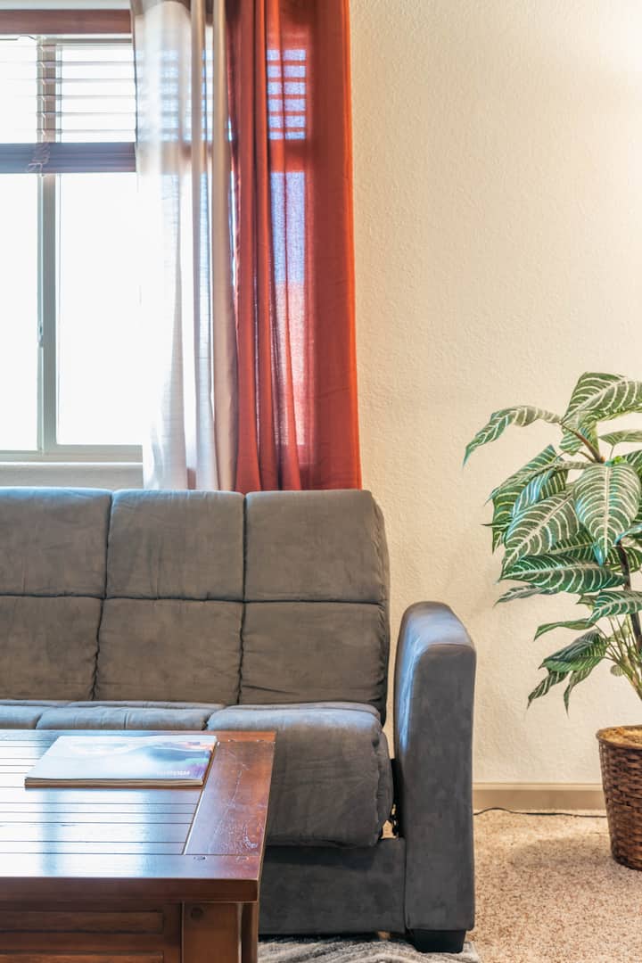 Cozy Guest House With Private Entrance. - Pueblo, CO