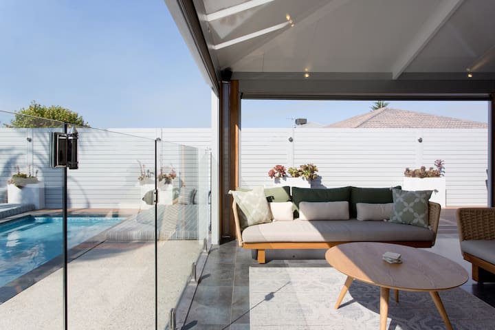 The Beach Villa – 600m to the BEACH