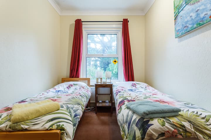 Twin Room + Lounge, Fridge And Tv Near Soton Univ. - Southampton, UK