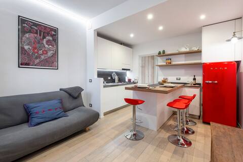 New flat in Milan trendy Isola/Garibaldi district.