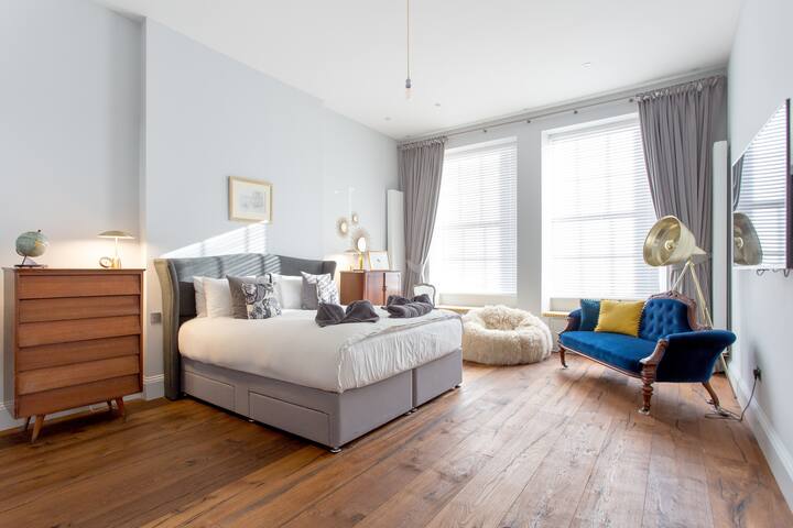 Unique Edinburgh Flat.Luxury & Comfort In The City gallery image 5