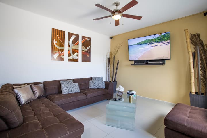 ESP  - Sala
ENG - Sebule