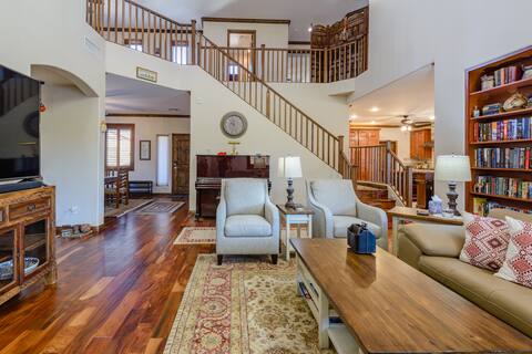 Relax w/ Htd Pool+Hot Tub, Dbl Bath & Steam Shower