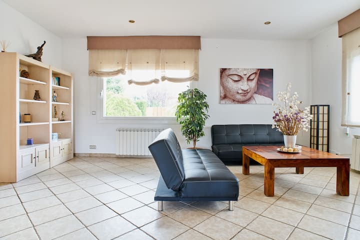 Casa En Barcelona Con Piscina/montaña D Montserrat - Sant Esteve Sesrovires