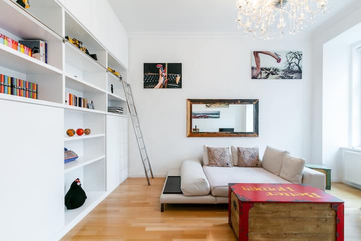 Cosy Historic Flat In Vienna's Josefstadt, Metro - Vienna