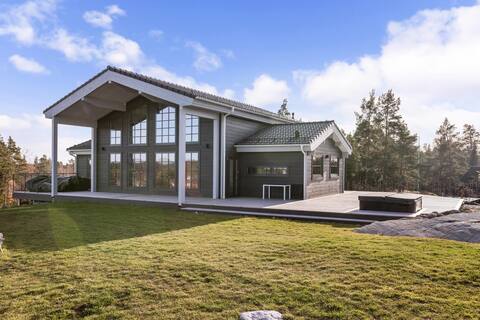 Seaview villa in the archipelago