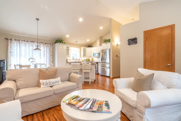 Gem Close To Downtown Portland!-king Bed - Portland, OR