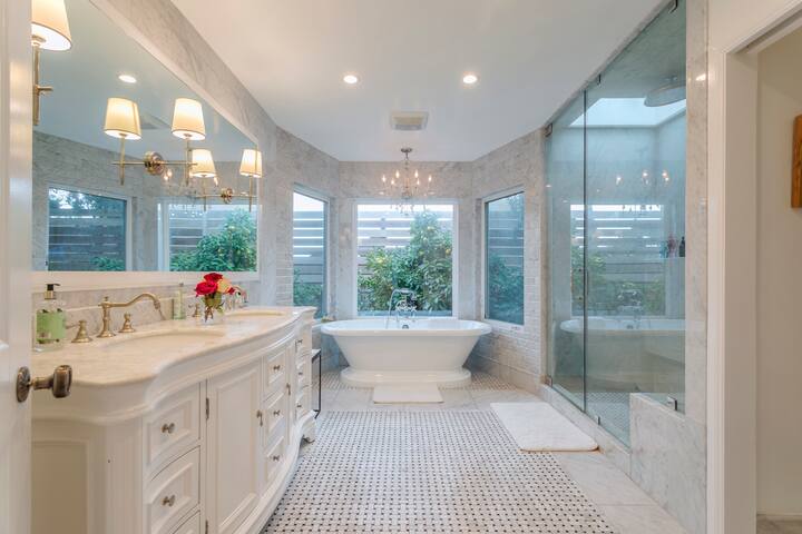 Your Sweet Silver Lake LA Home, Awaits You! gallery image 3