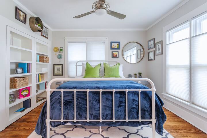 Your Sweet Silver Lake LA Home, Awaits You! gallery image 4