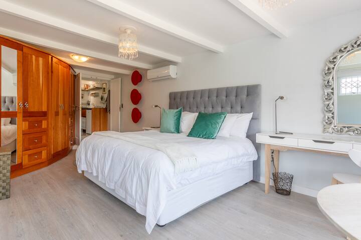 Antilles on Beach – Sandy Toes, Impressive Sunsets gallery image 3