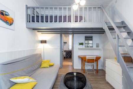 Studio-mezzanine à 5 min des arènes et de la gare