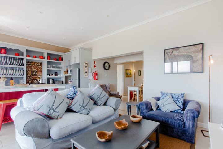 Grosvenor House 8 sleeper home gallery image 2