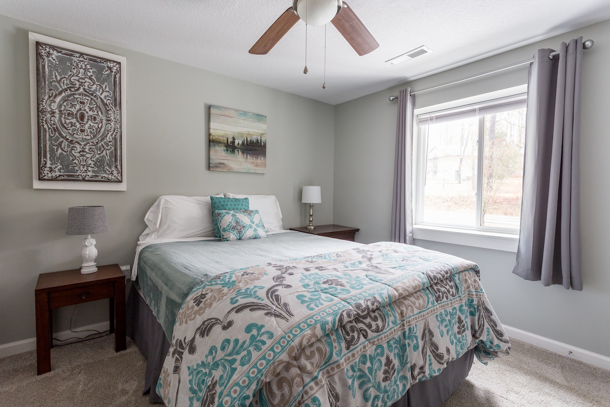 Second Bedroom (Second Bedroom)