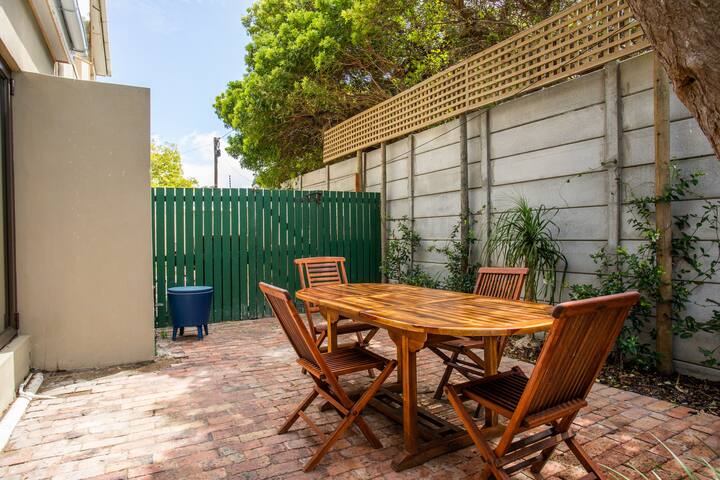 The White House in Fabulous Fish Hoek gallery image 4