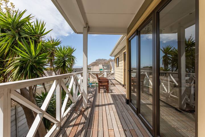 The White House in Fabulous Fish Hoek gallery image 3