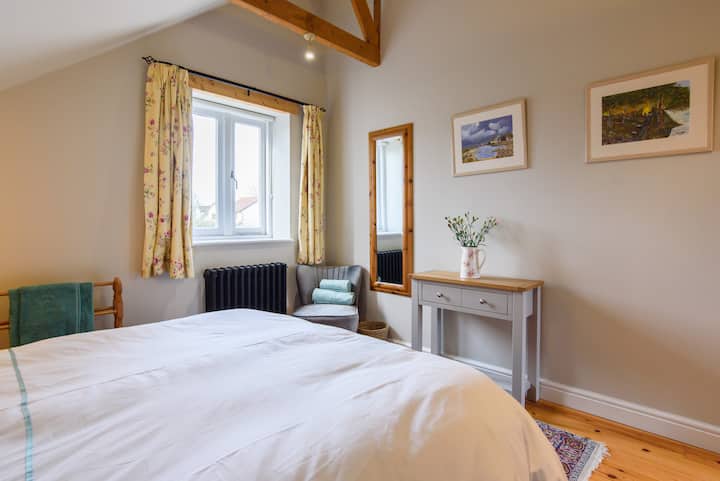 غرفة النوم الرئيسية 