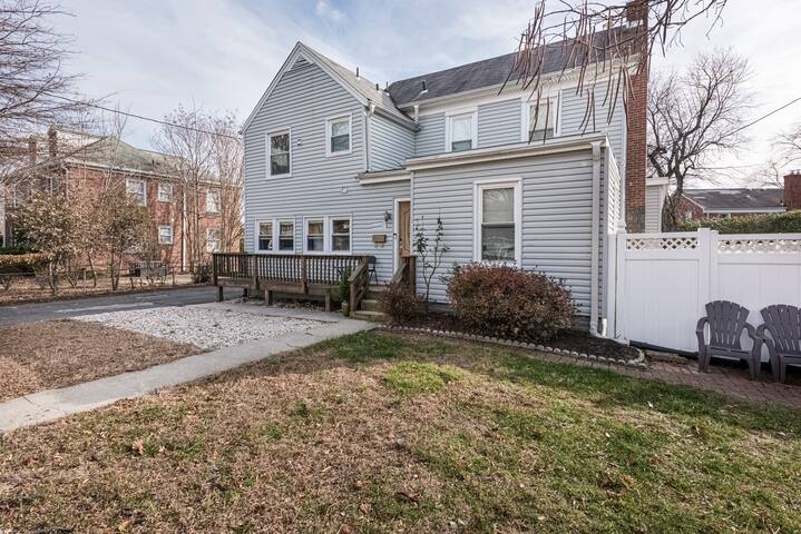 C&C Don't look for parking&have lots of privacy